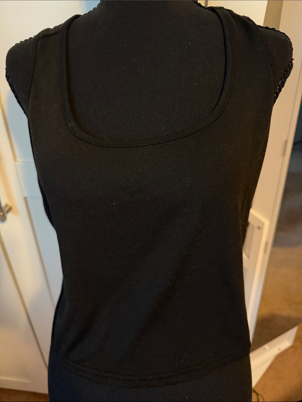 SHEIN Black Scoop Neck Tank Top